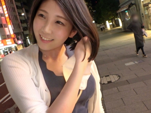 【巨乳お姉さんの秘密】『仕事中なのに…』上品なキャリアウーマンがナンパされ、巨乳を露わに！スーツを脱いだ瞬間のギャップにチンコビンビン！仕事モードからエロモードに切り替わる姿が最高にエロい！！