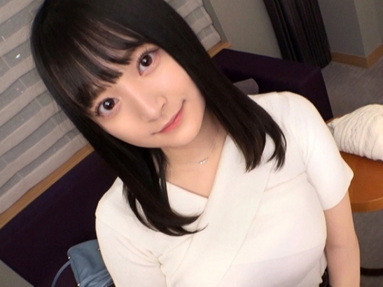 【色白巨乳ちゃんの敏感おっぱい】『あっ…そこ気持ちいい…』キュートな巨乳女子がおっぱい揺らして感じまくり！肉棒で奥まで刺激され、トロトロの膣内で乱れまくる！美巨乳が揺れるたびにエロさ倍増！！