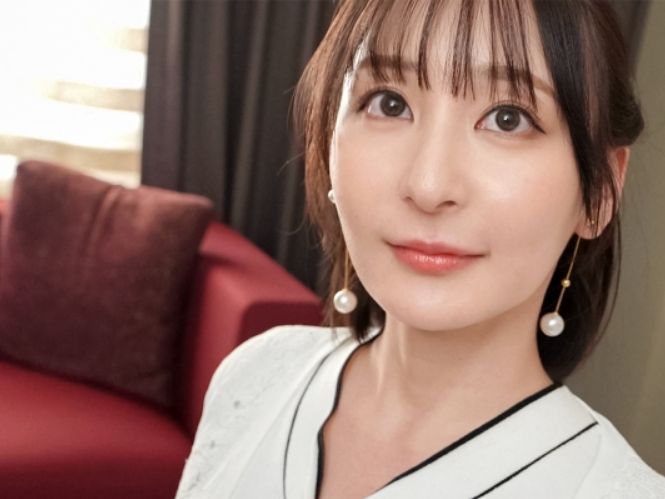 【三十路人妻の裏の顔】『夫じゃ満たされないの…』真面目そうな人妻が実は超変態！愛する夫以外のチンポで乱れまくり、本能のままに快楽を求めるエロすぎる不倫セックス！♡