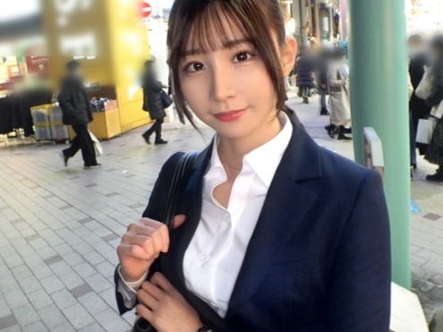 【パンストOLの誘惑】『仕事中なのに…』スーツ姿の黒パンストOLをナンパ！お尻をむき出しにしてバックから激ピストン！オフィス街で乱れるエロOLの痴態！♡