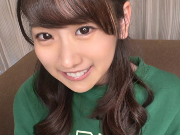 【女子大生の甘い誘惑】『もっと奥まで…』大きな瞳が印象的な美少女JDが、騎乗位で激しく腰を振りまくる！素人とは思えないエロさで、何度もイカされちゃう敏感ボディが最高！♡