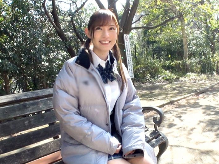 【超絶美少女のAVデビュー】『初めてで…恥ずかしい…』制服姿のウブな美少女が2本のチ●ポに翻弄！激しく責められ、敏感ボディがイキまくる！初々しい反応がたまらない！♡