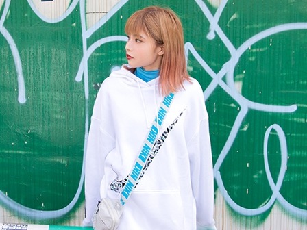 【19歳ギャルのAVデビュー】『初めてで緊張する…』セックスのあとは口内射精で味見！？ハジける笑顔とエロさのギャップが最高なギャルがAV界に降臨！初々しい反応がたまらない♡